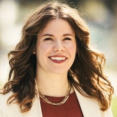 Lindsey Telford headshot