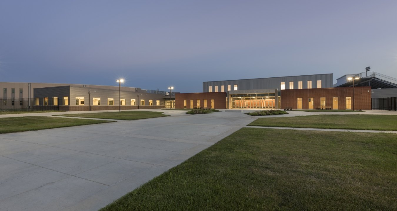 Exterior view of Mount Vernon Township High School