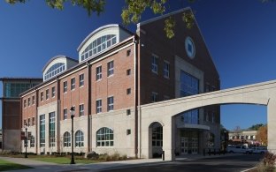 Exterior view of the Student Center on SIU's beautiful Carbondale campus.