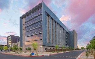 Exterior view of Banner Estrella Medical Center