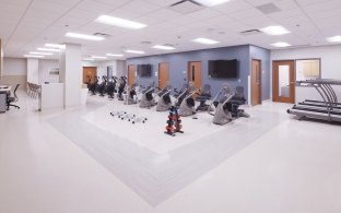 Chandler Regional Medical Center - Tower D exercise bikes and treadmills