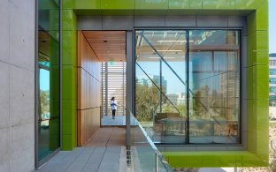 Building open air patio space at the UCSD Center for Novel Therapeutics 