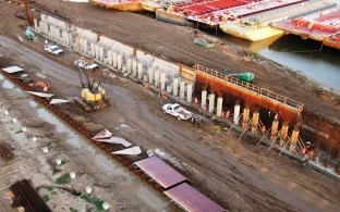 Construction of a new 800-foot bulk dock facility for Port Freeport