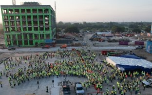 Aerial view of the jobsite team at the Houston Methodist Cypress Hospital project.