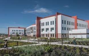 Exterior view of the hospital building 