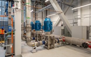 Mechanical equipment inside the semiconductor plant