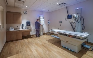 A room with a medical equipment machine