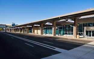 Exterior view of the entryway to the ticketing hall