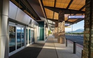 Exterior view of the entrance to the ticketing hall