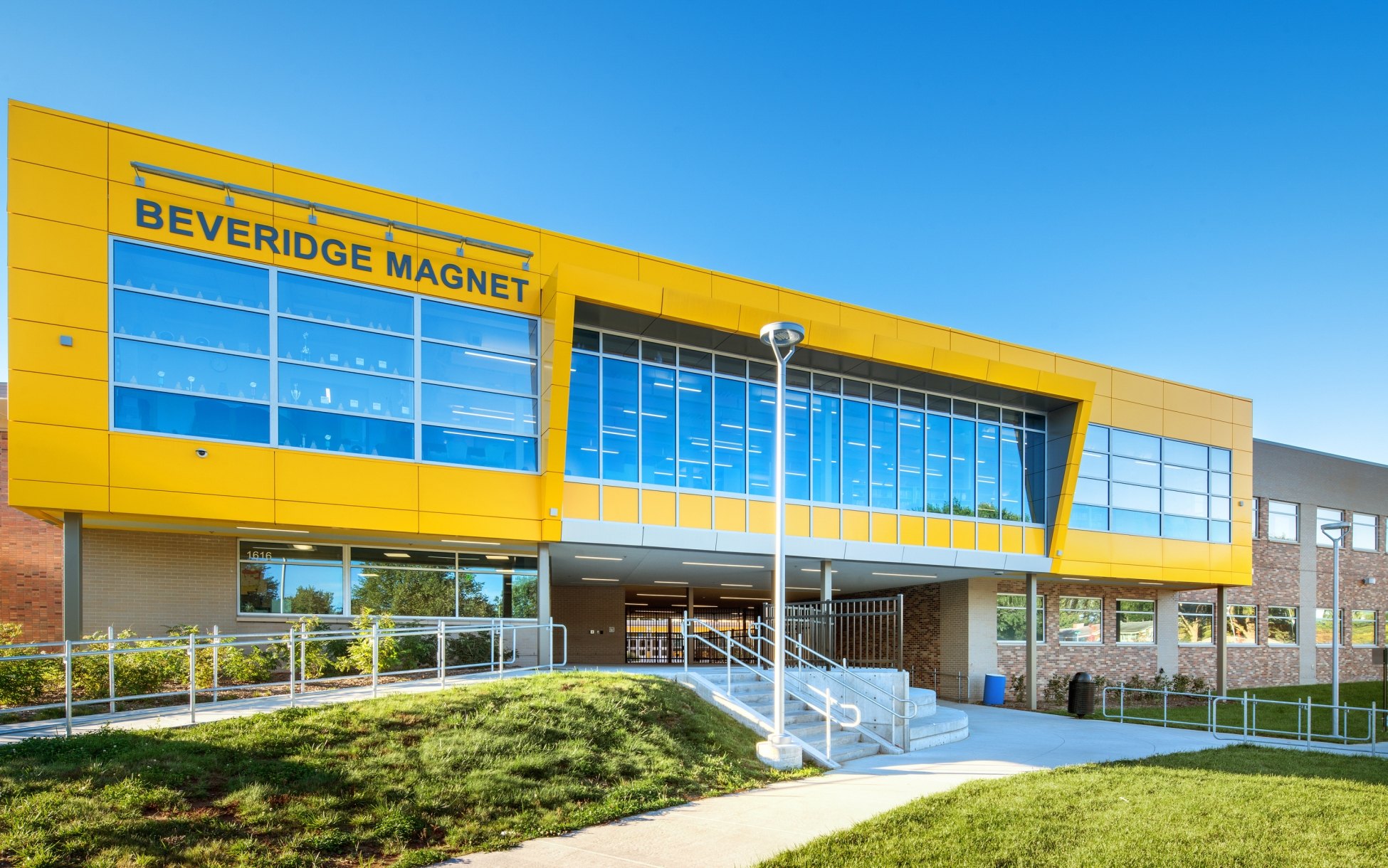 Beveridge Middle School McCarthy Construction