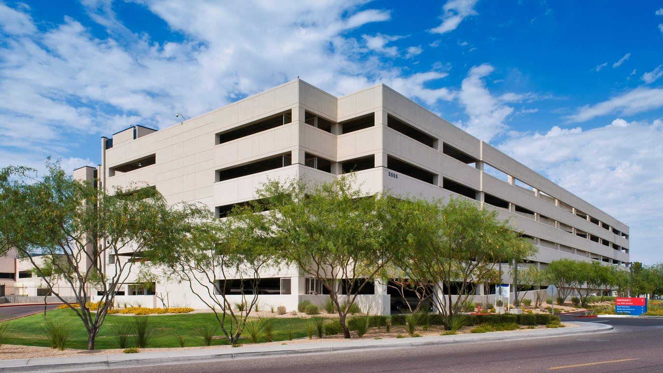 Banner Thunderbird Medical Center Exterior View