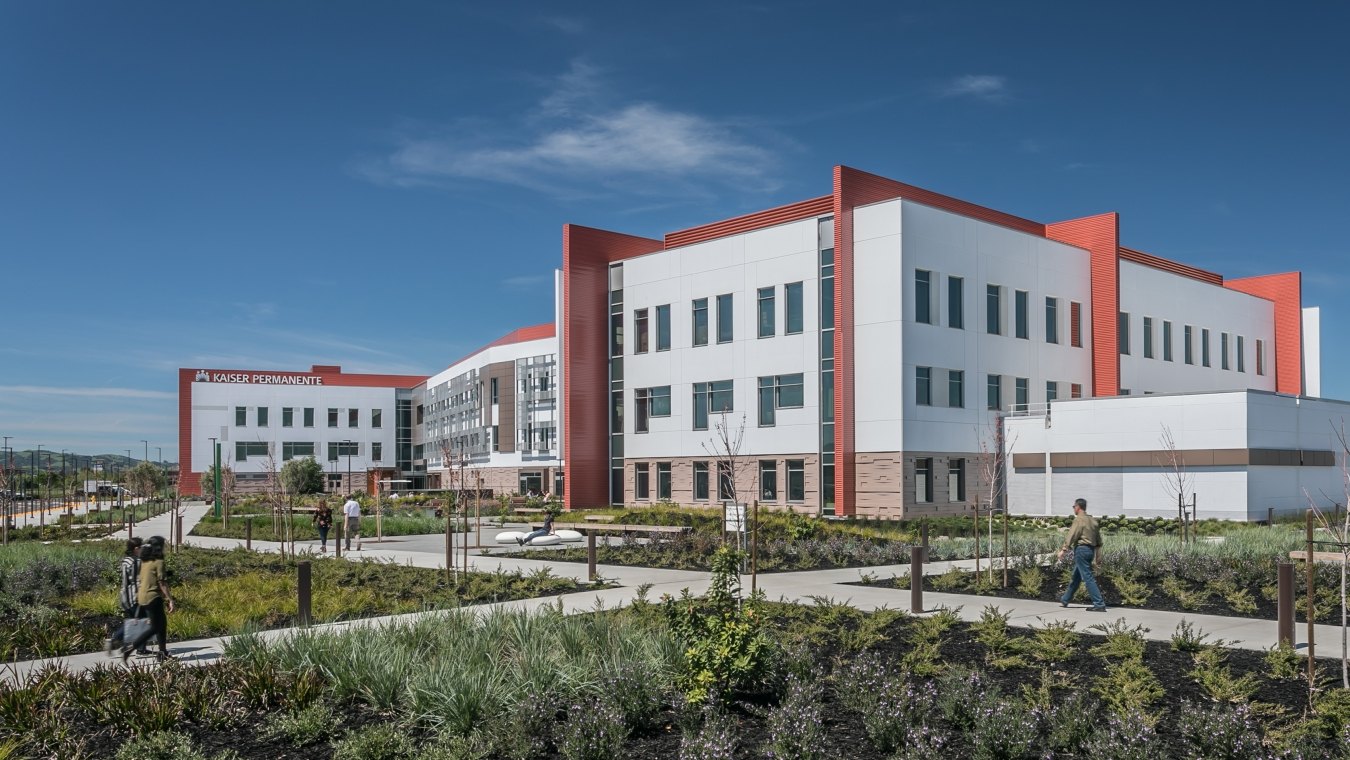 Exterior view of the hospital building 