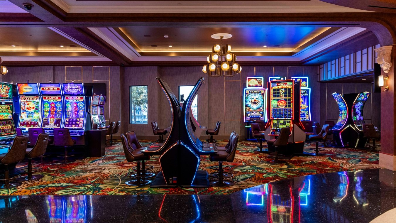A few casino machines at El Cortez