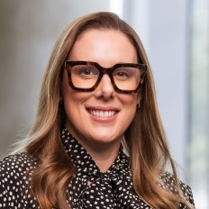 Robyn Feezel Headshot
