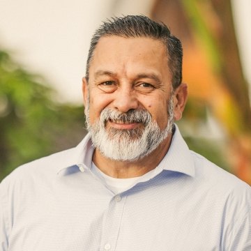Fernando Galicia headshot
