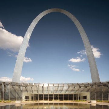 view of the st. louis arch and visitor's center